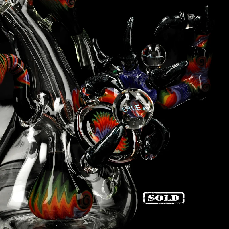 Best of 2022: Januar "Glowing Black Rainbow"