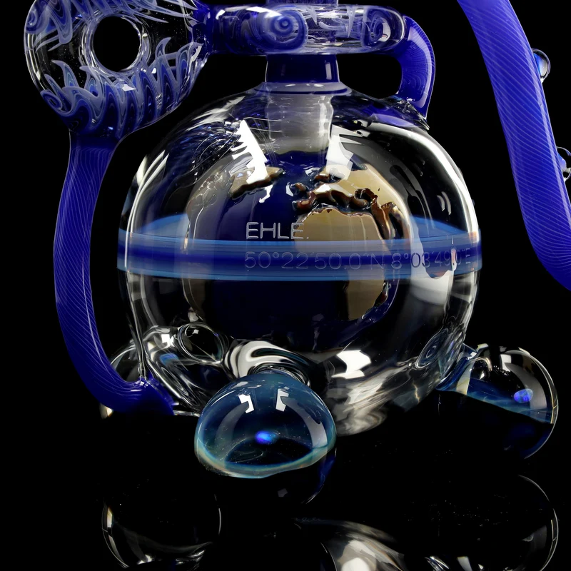 Best of 2024: Dezemberr Modell - ,,One World"