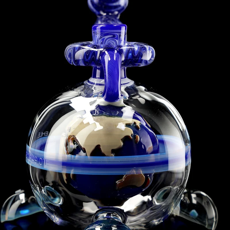 Best of 2024: Dezemberr Modell - ,,One World"